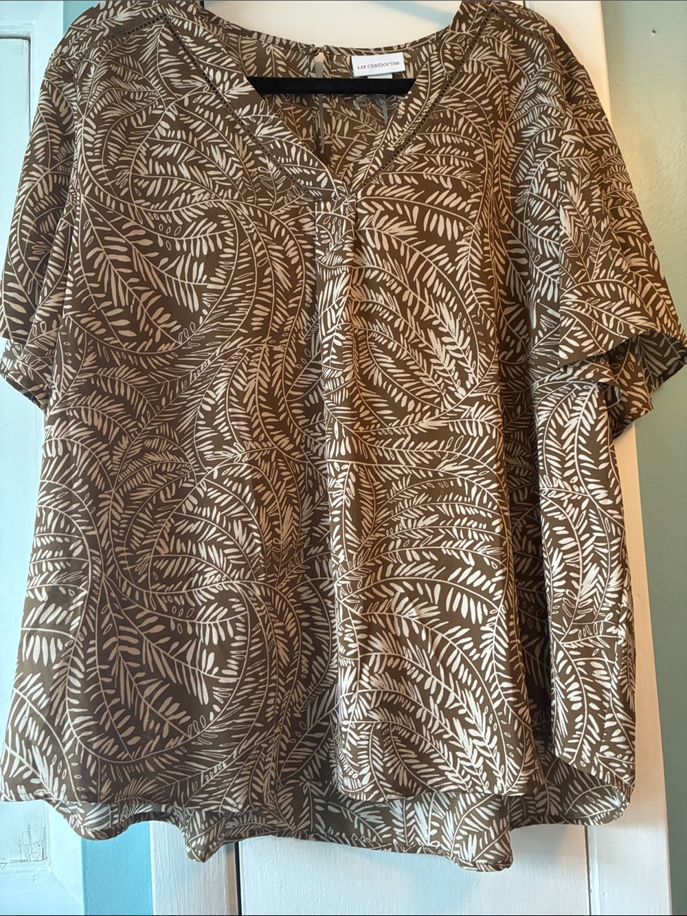 Liz Claiborne Brown & White Printed V-Neck Tunic